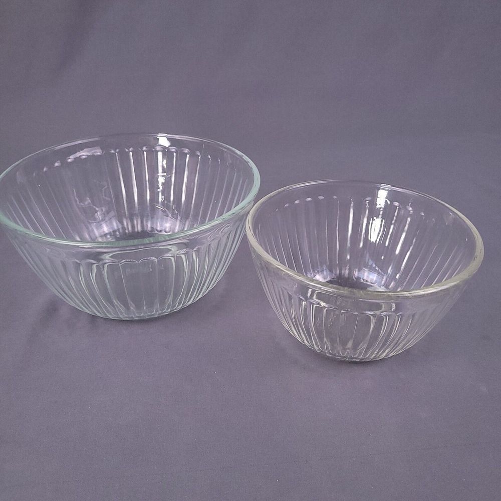 Pyrex Set of 2 Clear Ribbed Nesting Mixing Bowls # 7401-S & 7402-S Vintage